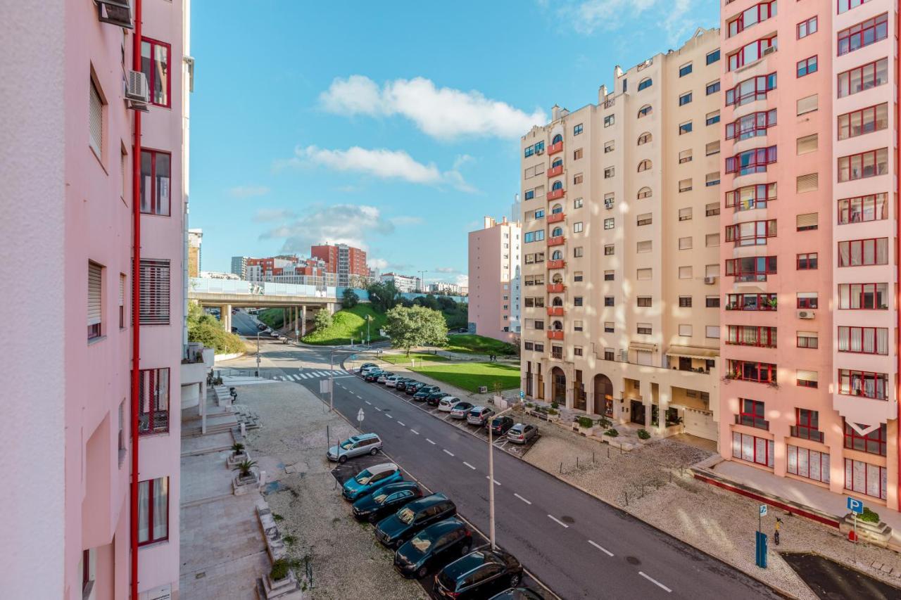 Elegant 3 Bedroom Apt - City Centre - Garage - Metro Lisboa Exterior foto