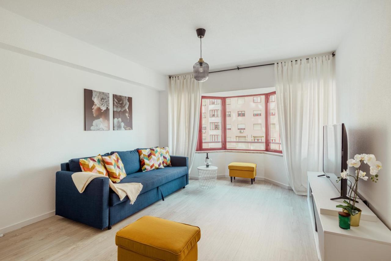Elegant 3 Bedroom Apt - City Centre - Garage - Metro Lisboa Exterior foto