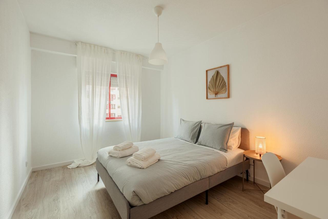 Elegant 3 Bedroom Apt - City Centre - Garage - Metro Lisboa Exterior foto