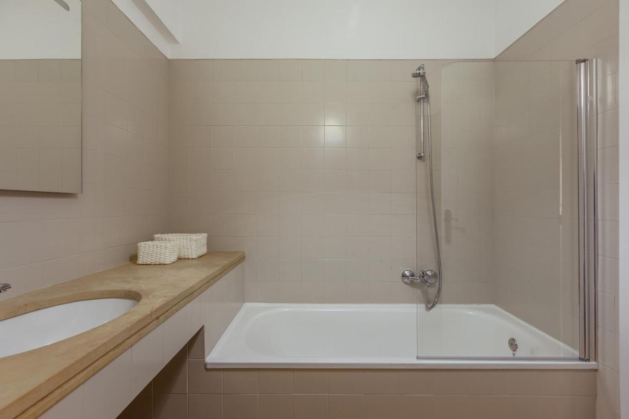 Elegant 3 Bedroom Apt - City Centre - Garage - Metro Lisboa Exterior foto